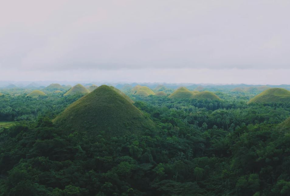 The chocolate hills of Bohol | © Jacky Lo/Unsplash