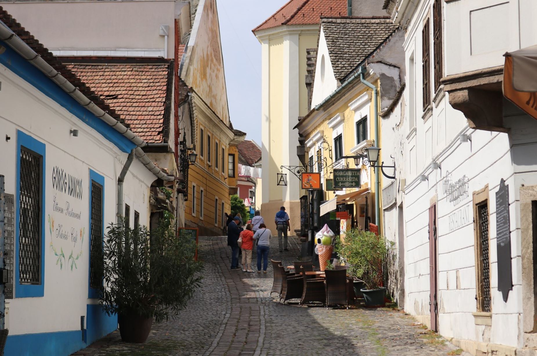 Szentendre's cobbled lanes | jhj881/Pixabay